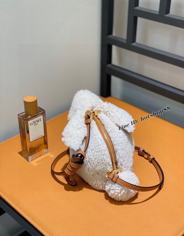 Loewe迪麗熱巴同款Bunny Bag毛毛兔手袋 羅意威羊羔毛小牛皮女包 lyw1508